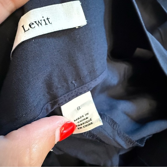 Lewit Navy Pleated Wool-Blend Tapered Trousers Size 8 with 28.5” inseam - Picture 3 of 5